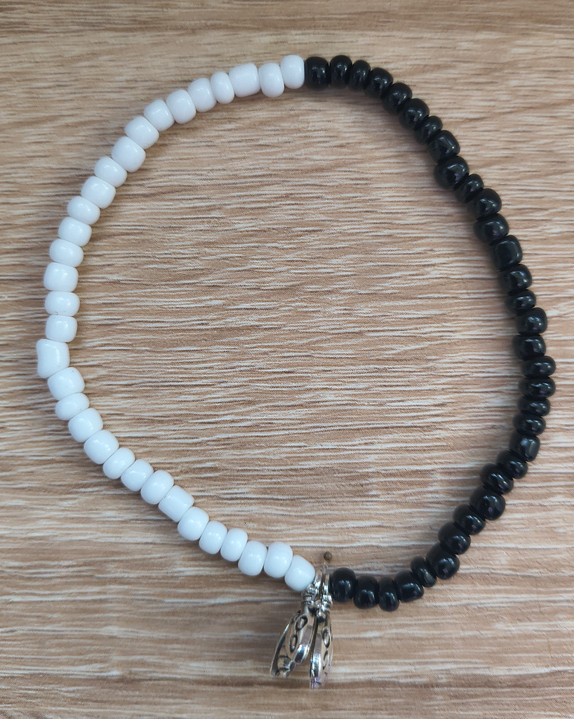 Black & White (6 in.)